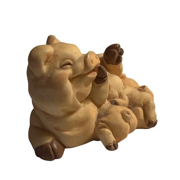 Mama Pig Resin Figure with 3 Piglets Nursing 1994 Signed J.C. - Picture 4 of 7